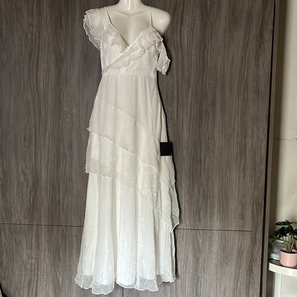 Lulu’s Ruffles White dress 👗 - Picture 3 of 14